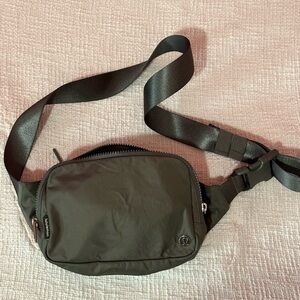 lululemon Everywhere Belt Bag Large 2L